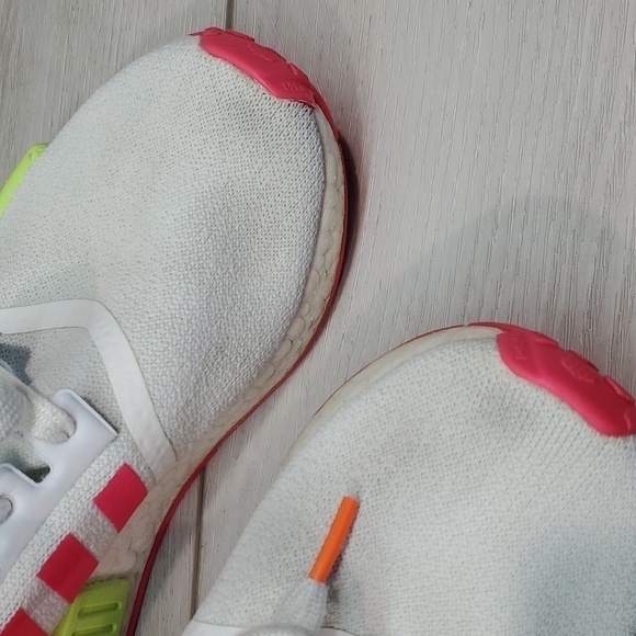 Adidas Womens Boost NMD R1 Solar Athletic Running Pink Sneakers shoes sz 6.5 - Picture 14 of 14